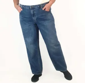 Commonry blue stretch girlfriend jeans size 18