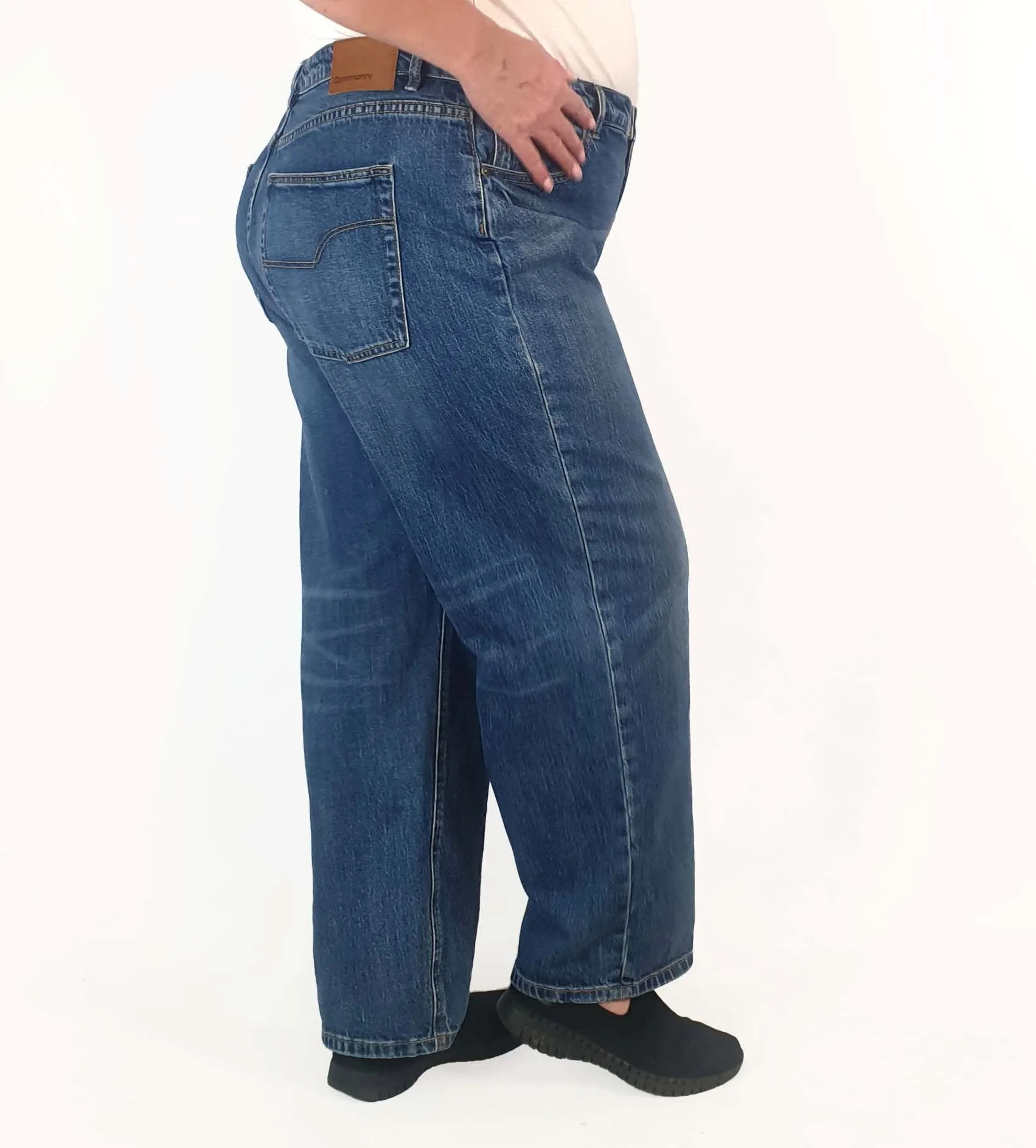 Commonry blue stretch girlfriend jeans size 18