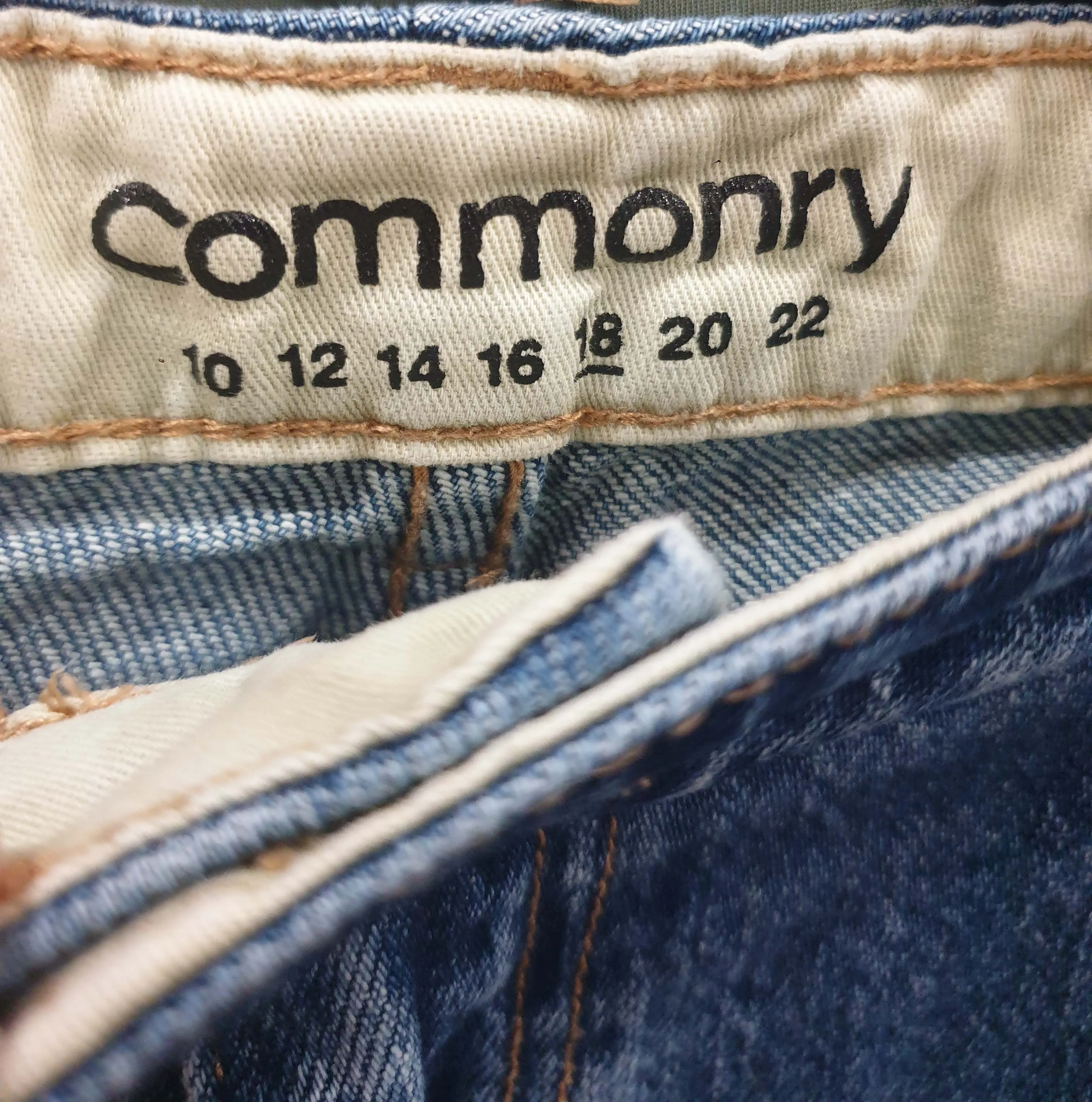 Commonry blue stretch girlfriend jeans size 18
