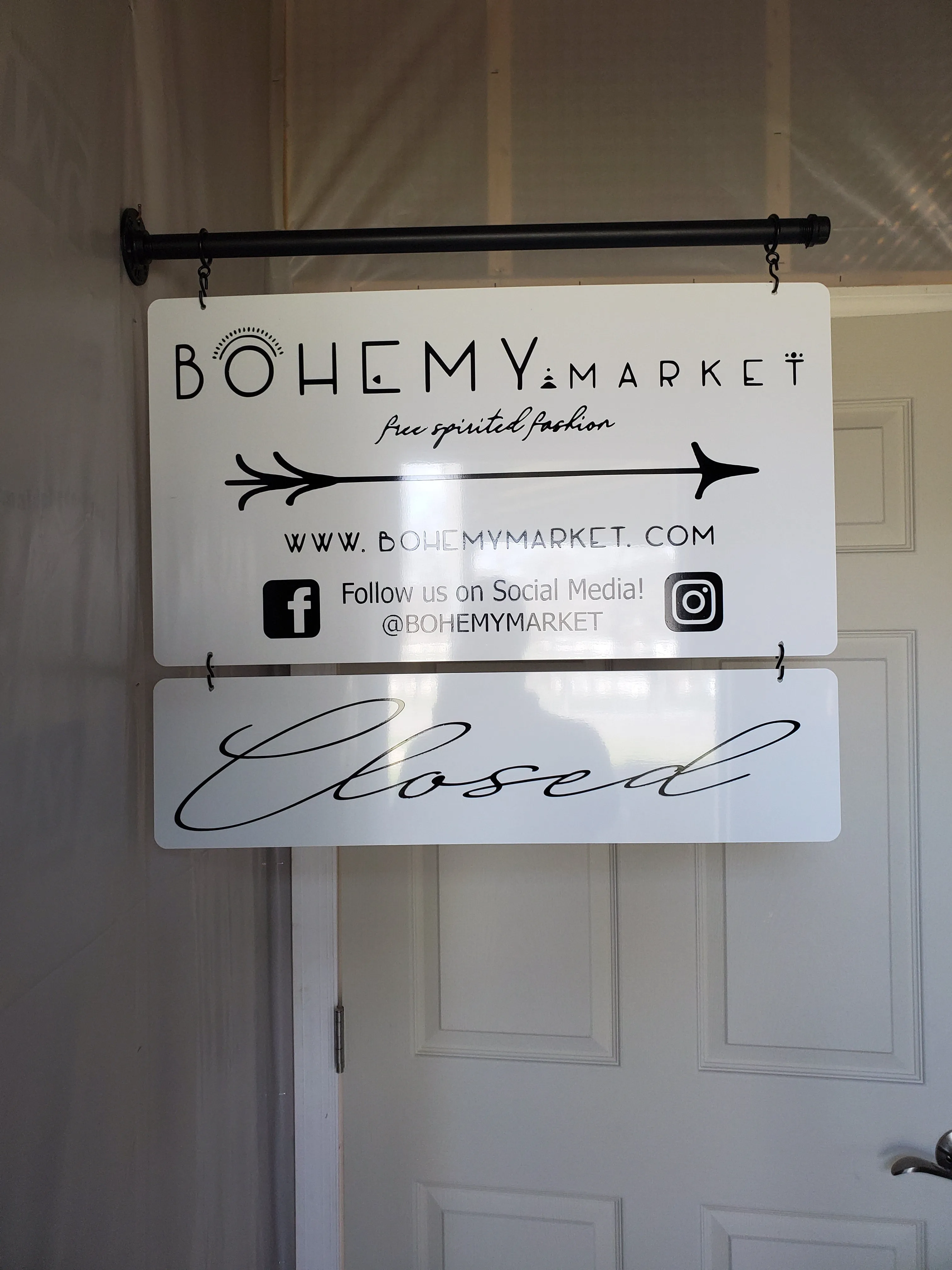 Metal Sign with Industrial Pipe Sign Bracket 2-sided