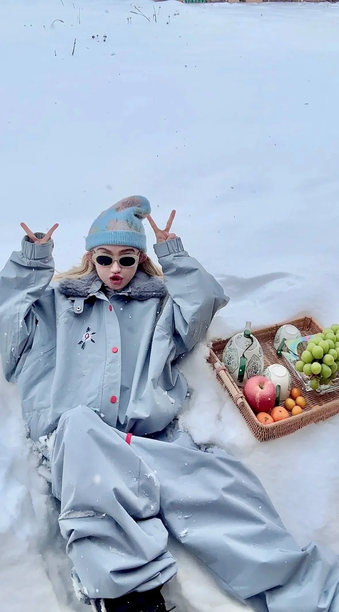QLEO Button and Flower Collar Snow Jacket