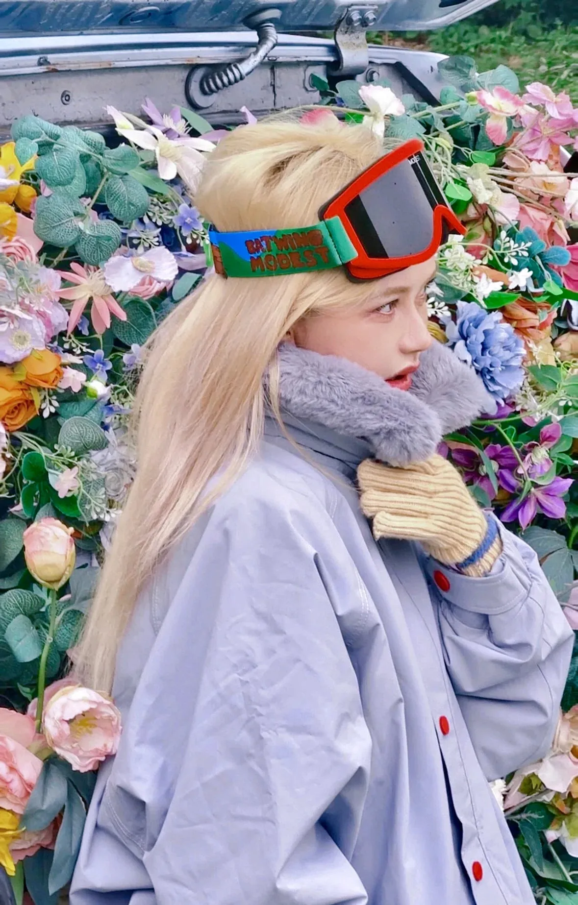 QLEO Button and Flower Collar Snow Jacket
