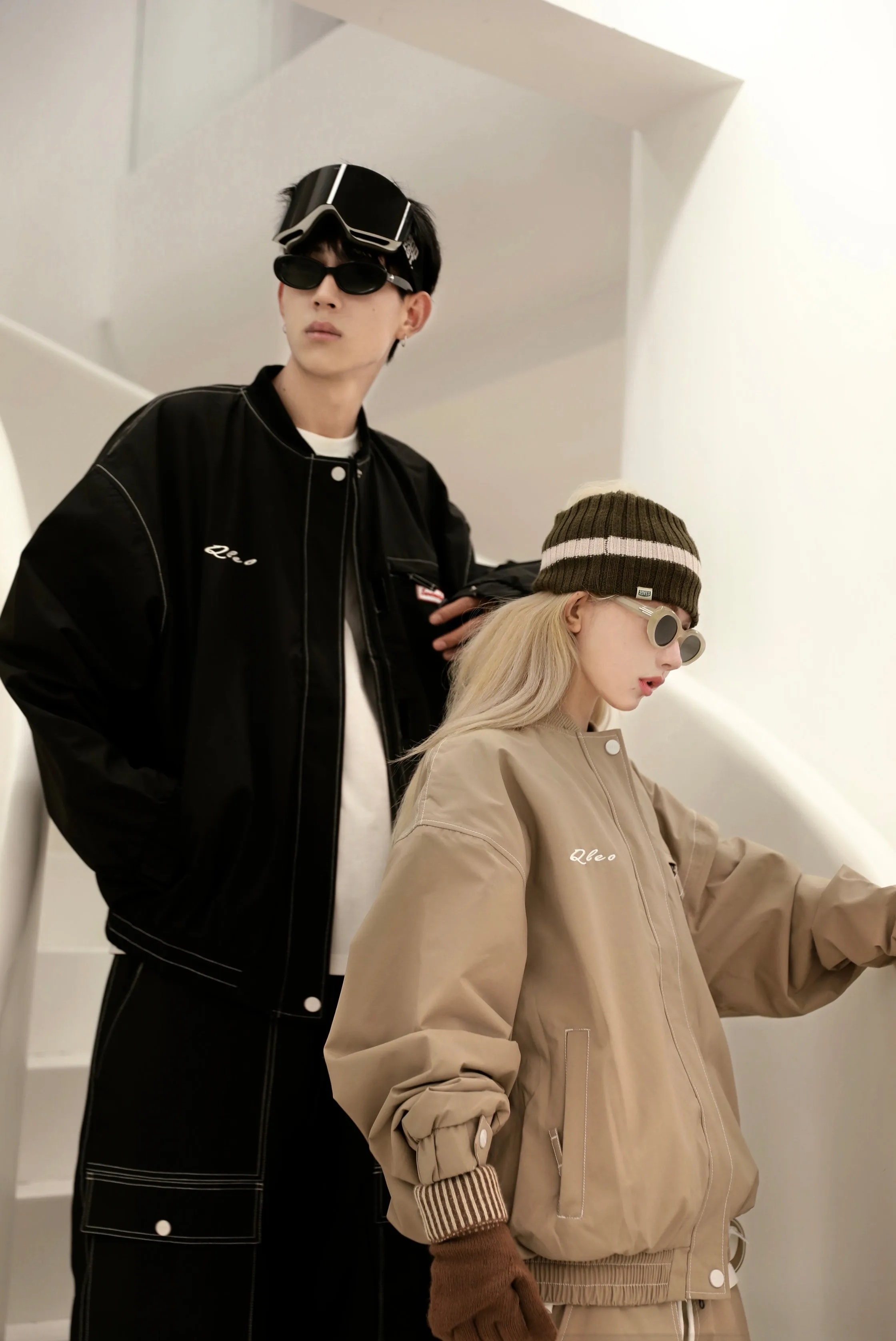 QLEO White Collar Snow Jacket